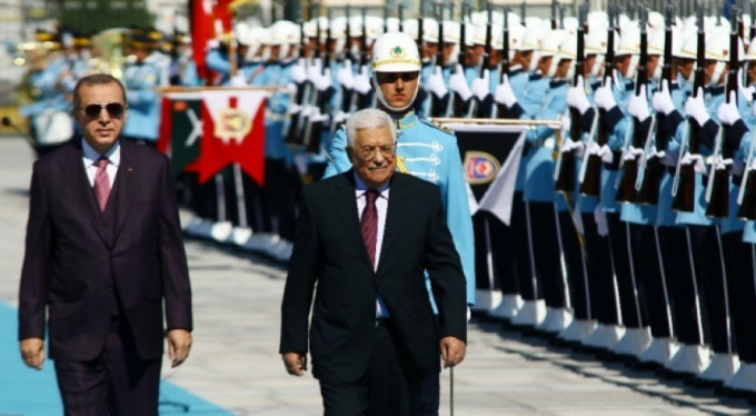 Erdoğan, Abbas'ı resmi törenle karşıladı