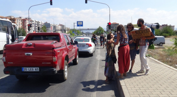 Bayram yoğunluğuna otostoplu çözüm!