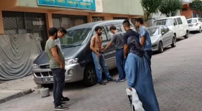 Sokak ortasındaki meydan dayağı kamerada