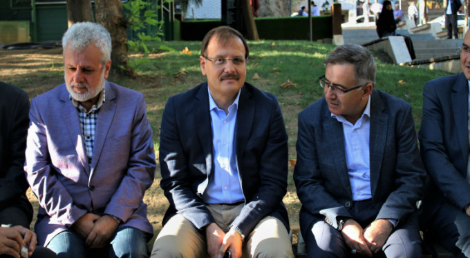 Çavuşoğlu Ulu Cami'de Bursalılarla buluştu