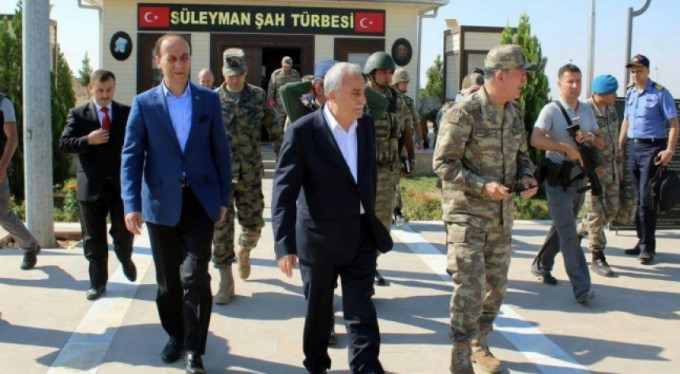 Süleyman Şah Türbesini ziyaret etti