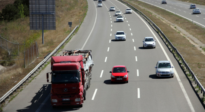 Bayram tatili dönüşünde trafik yoğunlaştı