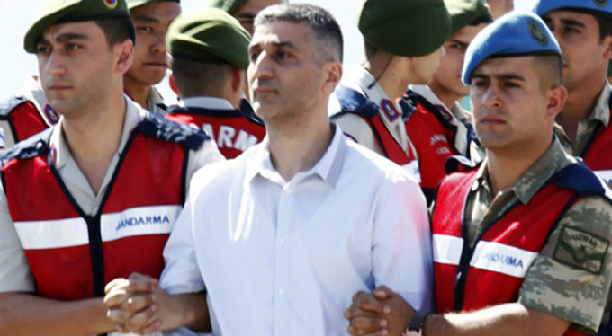 Darbeci suikast timi liderine ailesinden darbe