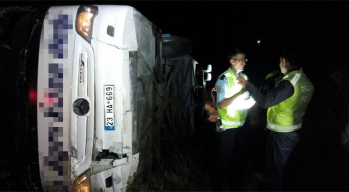 Yolcu otobüsü şarampole yuvarlandı!