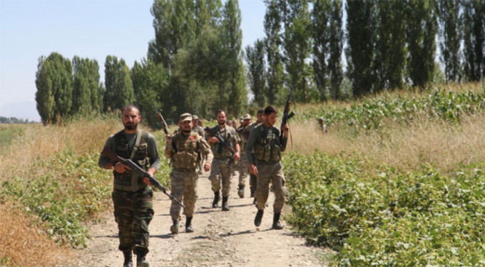 Ailesini katletmişti! Her yerde aranıyor