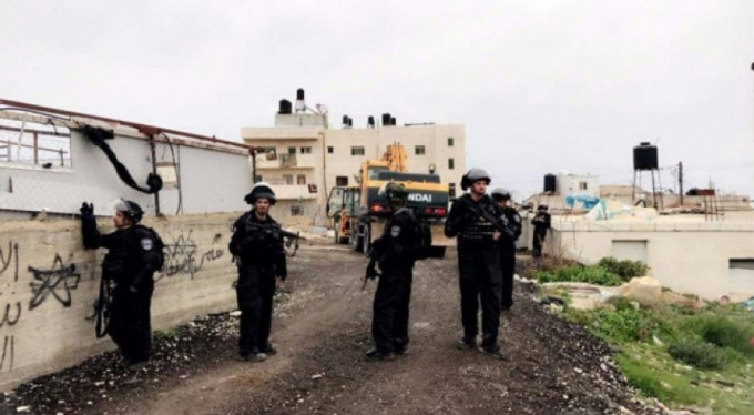 İsrail, Kudüs'te şehit mezarlığını yıktı