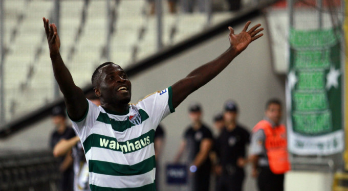 Timsah'ı Delarge sırtlıyor