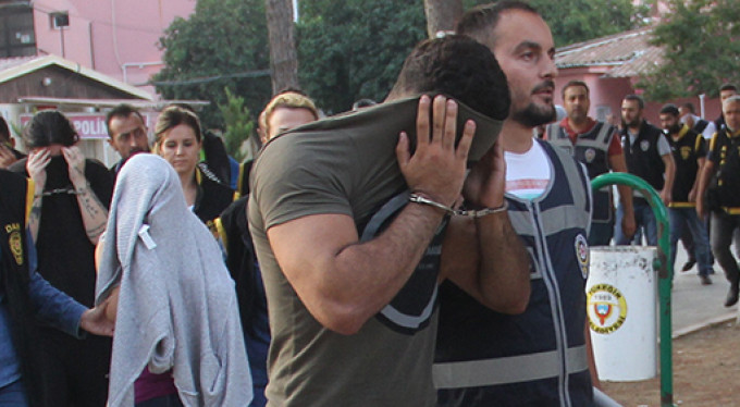 İzdivaç'ta bir skandal daha! Fuhuştan gözaltına alındı...