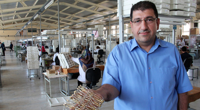 Avukatlığı bıraktı, baba mesleğinden dünyaya açıldı