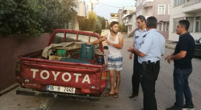 Bursa'da hırsızlar çaldıklarını taşıyamadılar