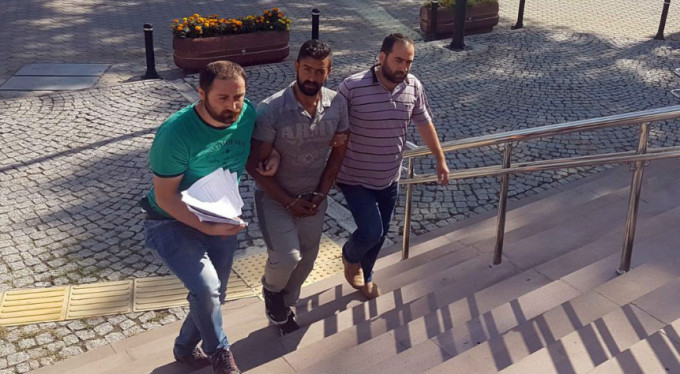 Bursa'da ilkokul öğrencilerini hedef alıyor