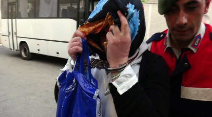 Ponzi Arzu'ya şoför şoku!