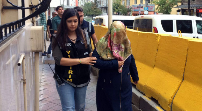 Bursa'da öğretmeni bıçaklayan veli adliyede