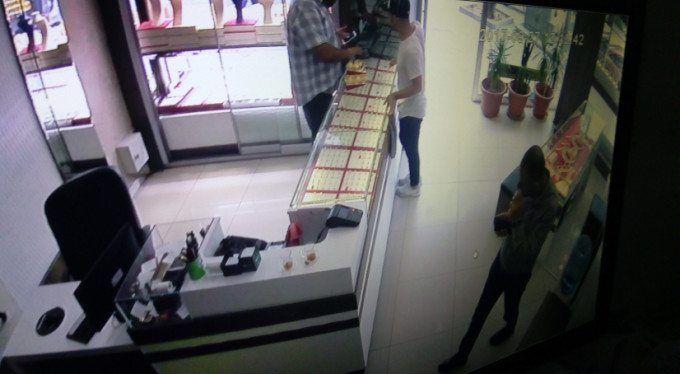 Bursa'da güpegündüz soygun!