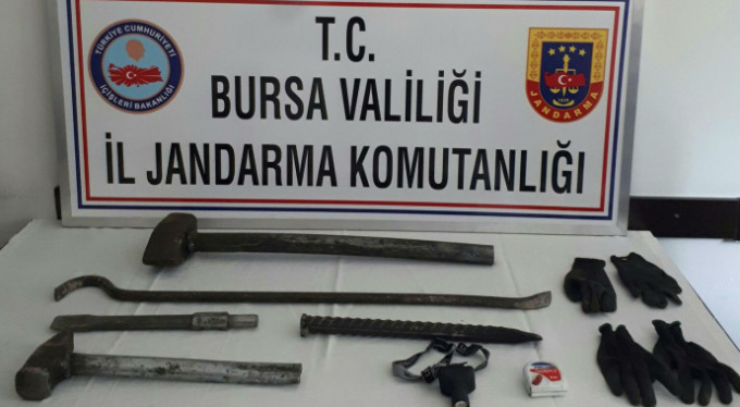 Bursa'da define avcılarına suçüstü