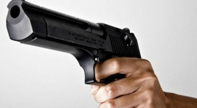 Film gibi çatışma! Soyguncu ile kuyumcu...