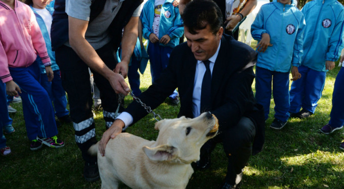 Bursa'da çocuklar can dostlarıyla eğlendi