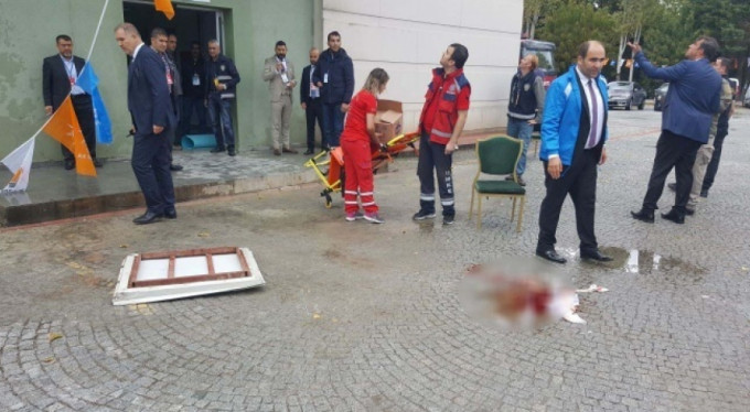 Başbakan'ın katılacağı kongre öncesi talihsiz kaza!