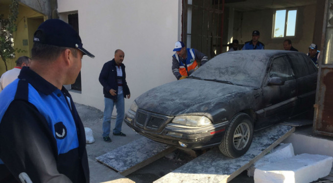 Bursa'da yıkımı durdurmak için ilginç bir yol izledi