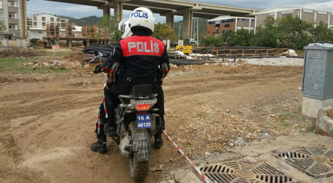 Bursa'da polis alarmda! 2 Polisi yaralayıp...