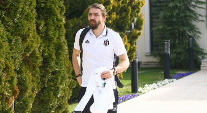 Caner Erkin'e 6 maç ceza!