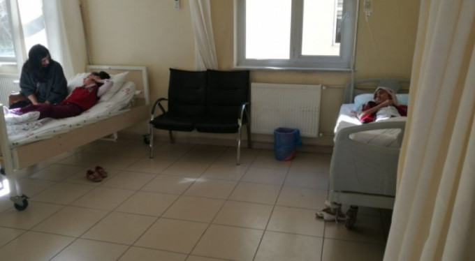 Öğrenci servisi ile otomobil çarpıştı! 12 yaralı