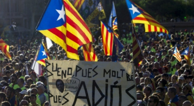 Katalonya tek taraflı bağımsızlık ilan etti!