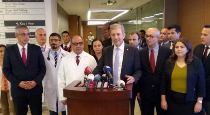 Sağlık Bakanı, Naim Süleymanoğlu'nu ziyaret etti