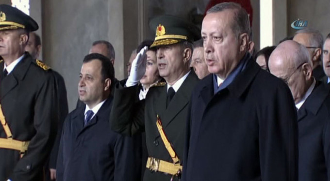 Törenler Anıtkabir'i ziyaretle başladı