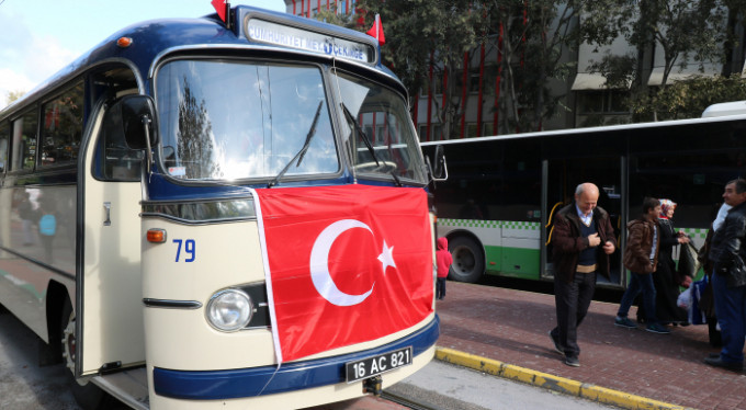 Bursa'da nostaljik sürpriz! İlgi odağı oldu