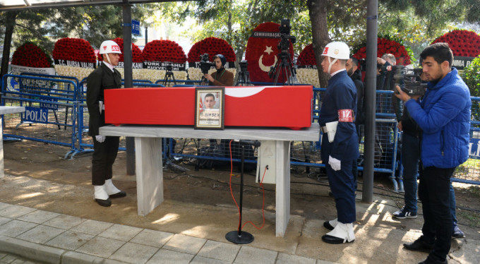 Bursa şehidine ağlıyor! Sonsuzluğa uğurlandı...