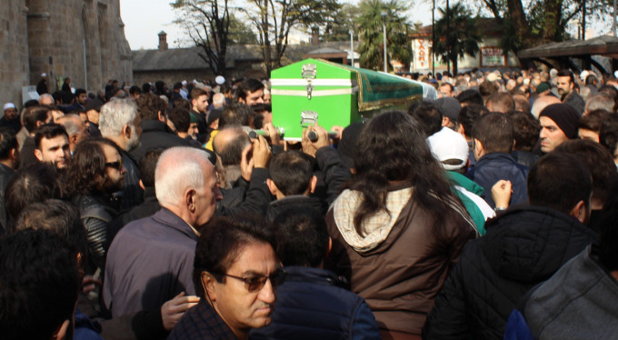 Bursalı oyuncuya sevenlerinden son görev