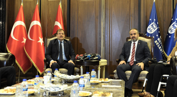 Alinur Aktaş'a sürpriz ziyaret!