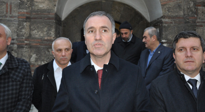 Yeni başkan dualarla göreve başladı