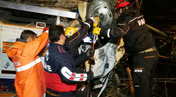 Bursa'da korkunç kaza! Olay yerinde...