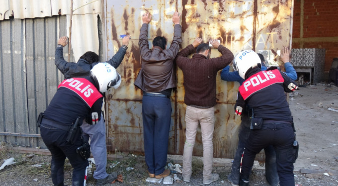 Bursa'da polis kuş uçurtmuyor...