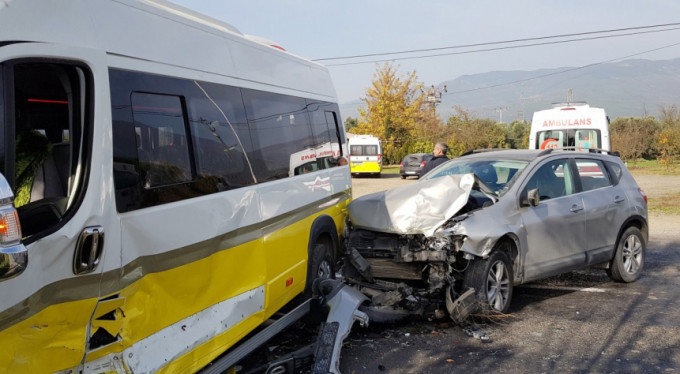 Bursa'da can pazarı! Öğrencilerin olduğu minibüste...