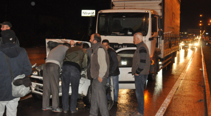 Bursa'da 11 araç birbirine girdi!