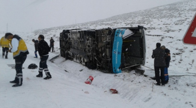 Kar yağışı facia getirdi! Çok sayıda yaralı...