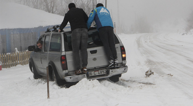 Bursa'da kar yağdı, esaret başladı
