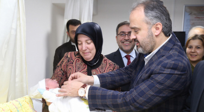 İşte 2017'nin son, 2018'in ilk bebekleri!