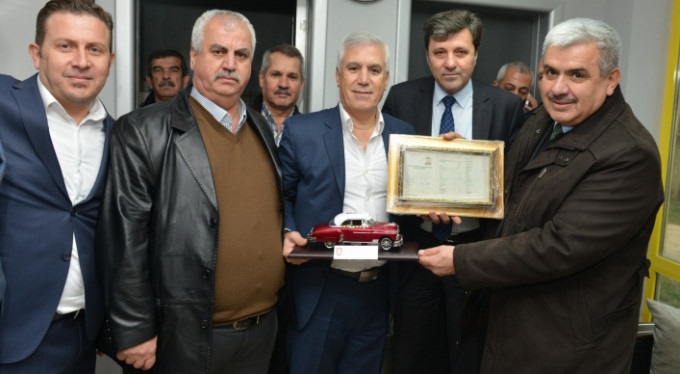 Bozbey'i duygulandıran hediye