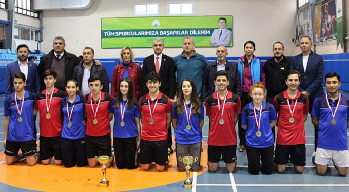 Osmangazi'de Badminton Turnuvası