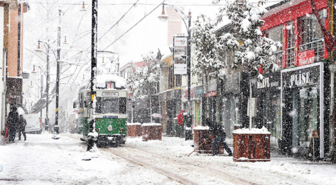 Bursa'da şehir merkezine kar geliyor!