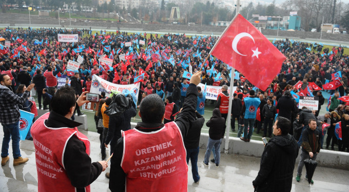 Bursa'da 5 bin işçi meydanlara indi!