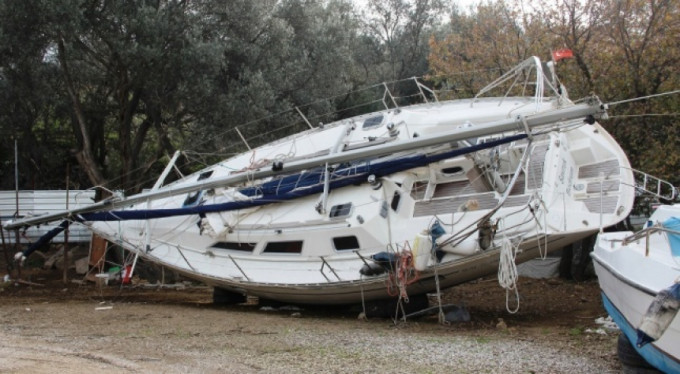 Milyonluk yatlar çürümeye terk edildi!