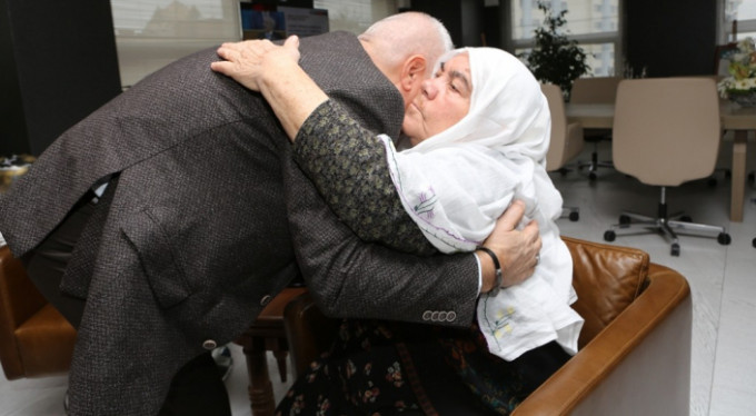 Başkan Bozbey Saime teyzeyi kırmadı