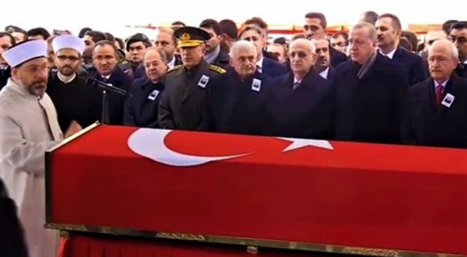 Devletin zirvesi Afrin şehidini uğurladı