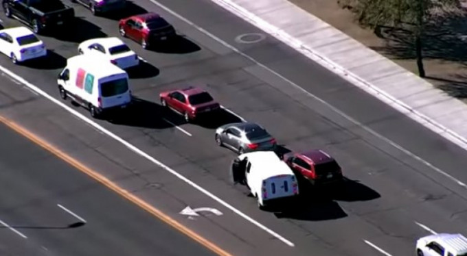 Polisten kaçayım derken... Defalarca takla attı!