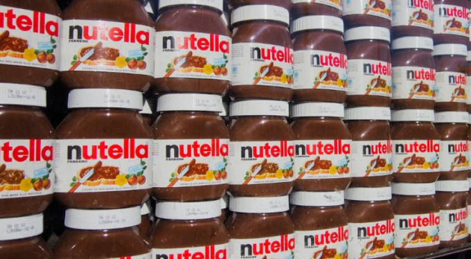 Marketlerde Nutella izdihamı... Birbirlerini ezdiler!